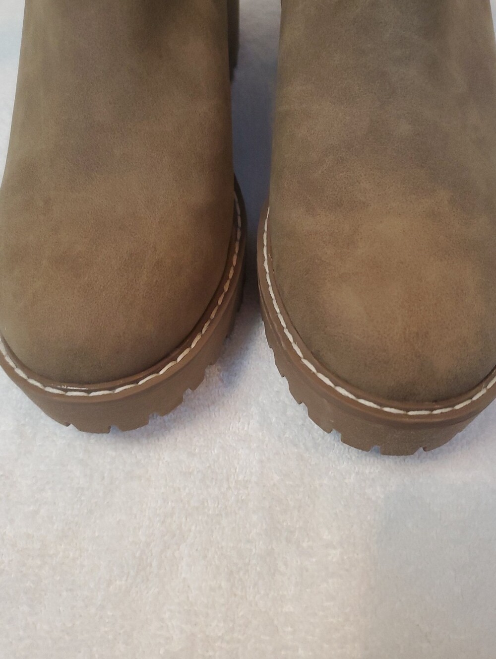 DV by Dolce Vita Women's Rancher Wedge Platform Taupe Brown Boot Size 7 Slip On - Picture 5 of 9